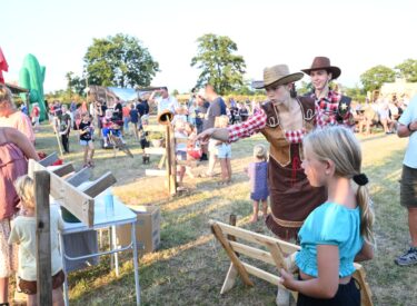 Huttenbouwweek-2-375x275