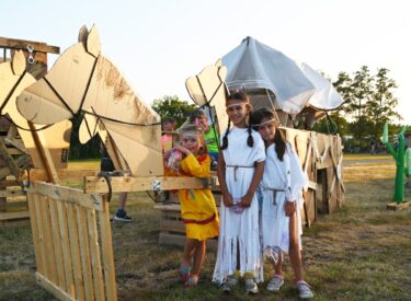 Huttenbouwweek-4-375x275